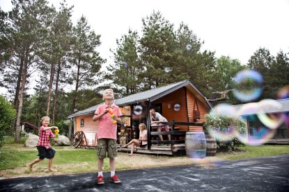 Grondig gethematiseerde camping - 1 miljoen Lego s